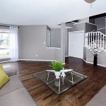 3frontdoorview403231stjackiestewart_700